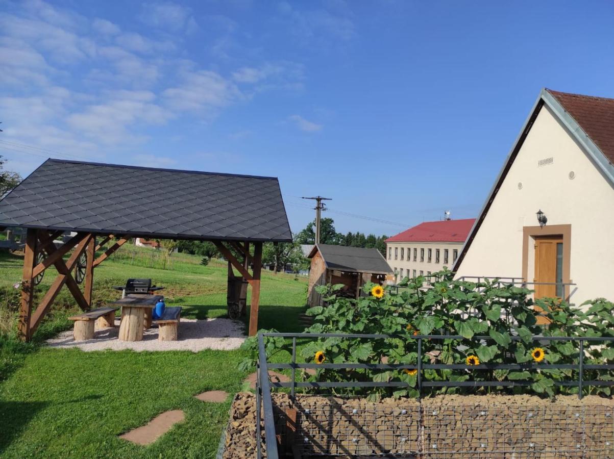 Apartman Na Statku Червены-Костелец Экстерьер фото